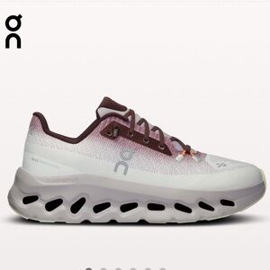 ON Cloudtilt Women’s Athletic shows